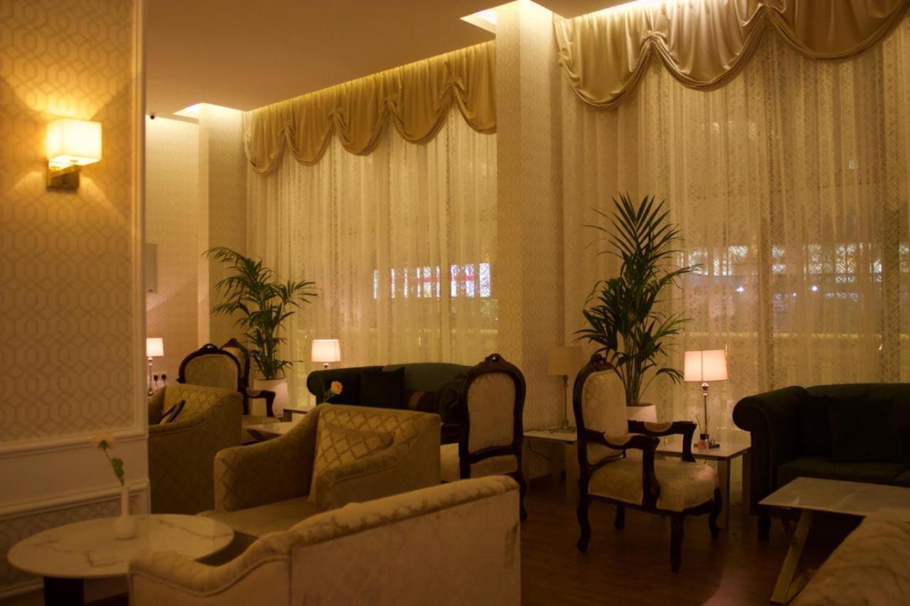 فندق كيان - Kyan Hotel คามิสมูชาอิท ภายนอก รูปภาพ
