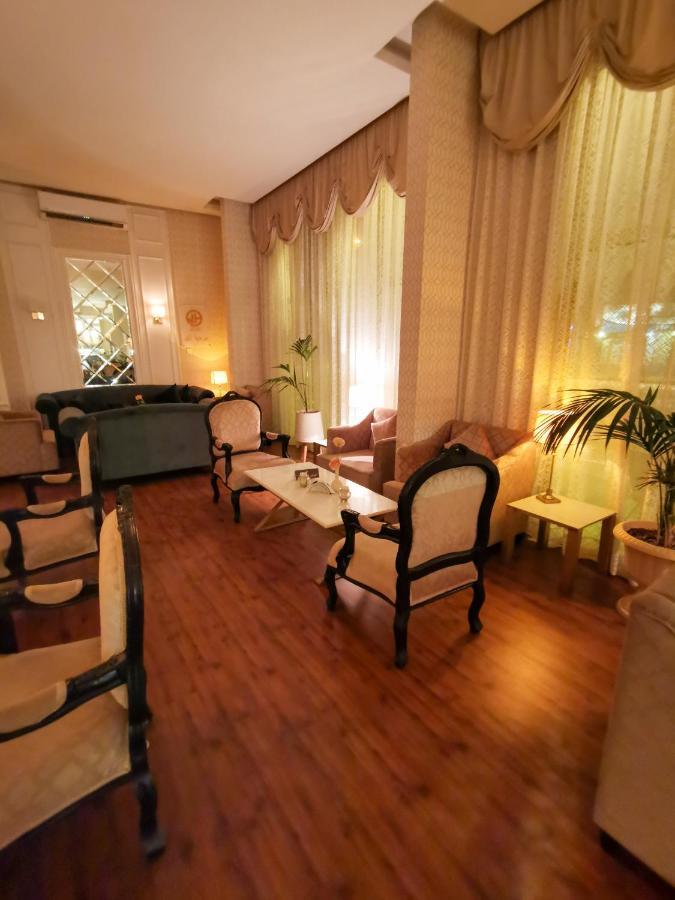فندق كيان - Kyan Hotel คามิสมูชาอิท ภายนอก รูปภาพ