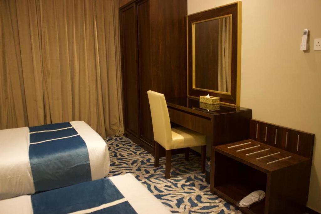 فندق كيان - Kyan Hotel คามิสมูชาอิท ภายนอก รูปภาพ