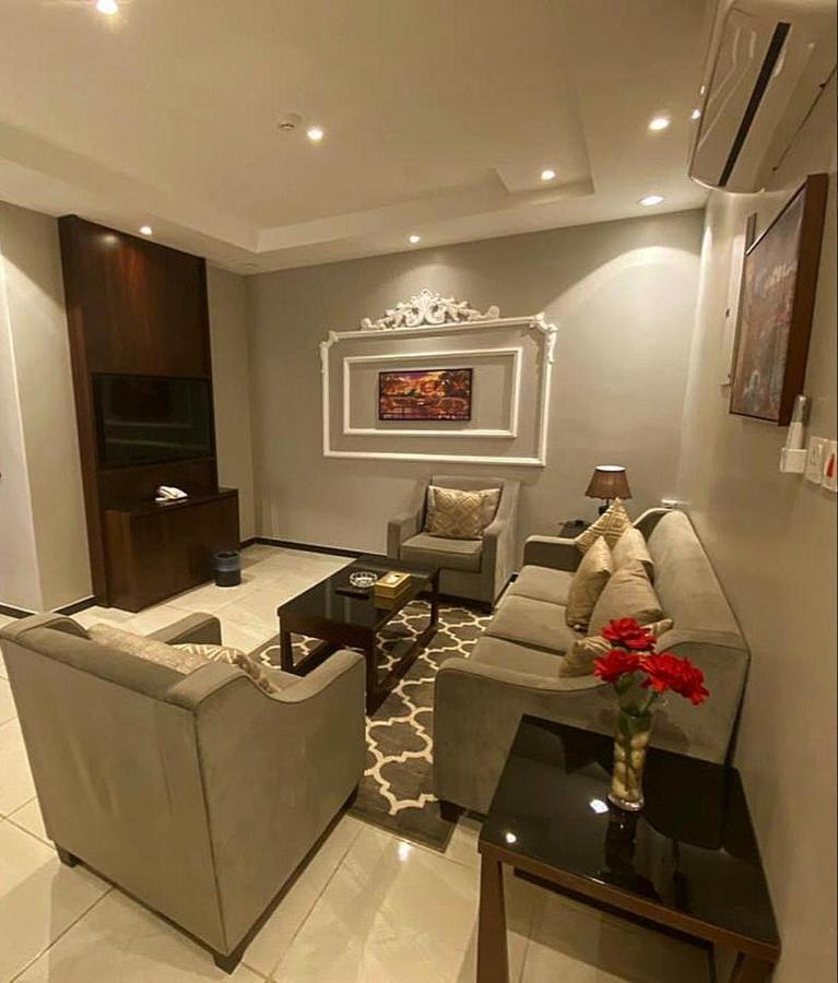 فندق كيان - Kyan Hotel คามิสมูชาอิท ภายนอก รูปภาพ