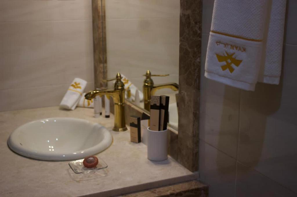 فندق كيان - Kyan Hotel คามิสมูชาอิท ภายนอก รูปภาพ