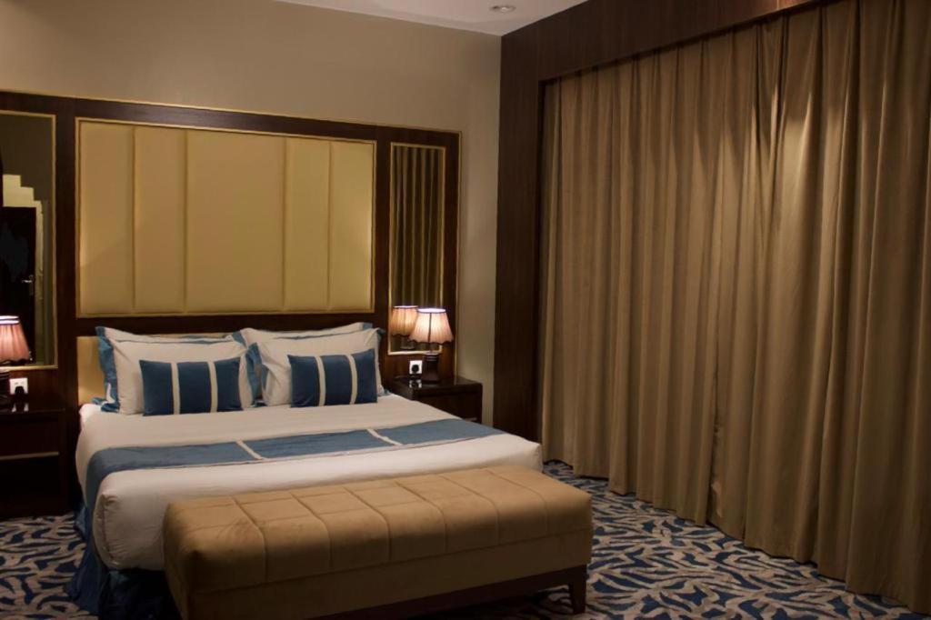 فندق كيان - Kyan Hotel คามิสมูชาอิท ภายนอก รูปภาพ